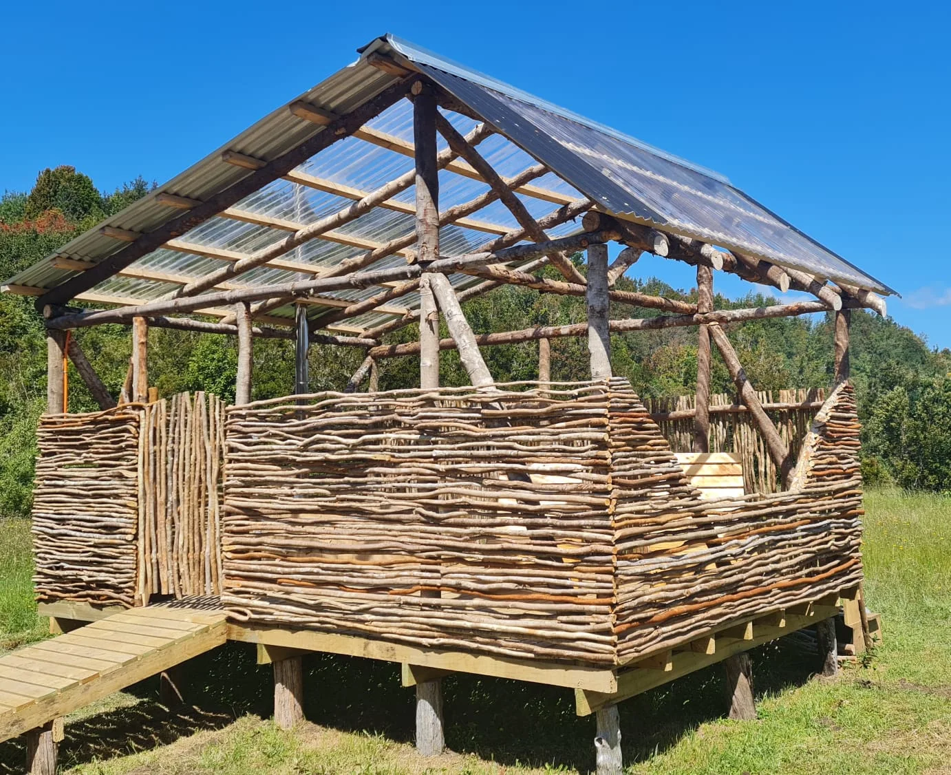 Espacio techado para reuniones y eventos en Paraíso Wilkeco